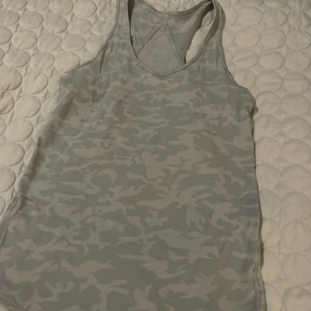 Lululemon gray camo tank top size 4